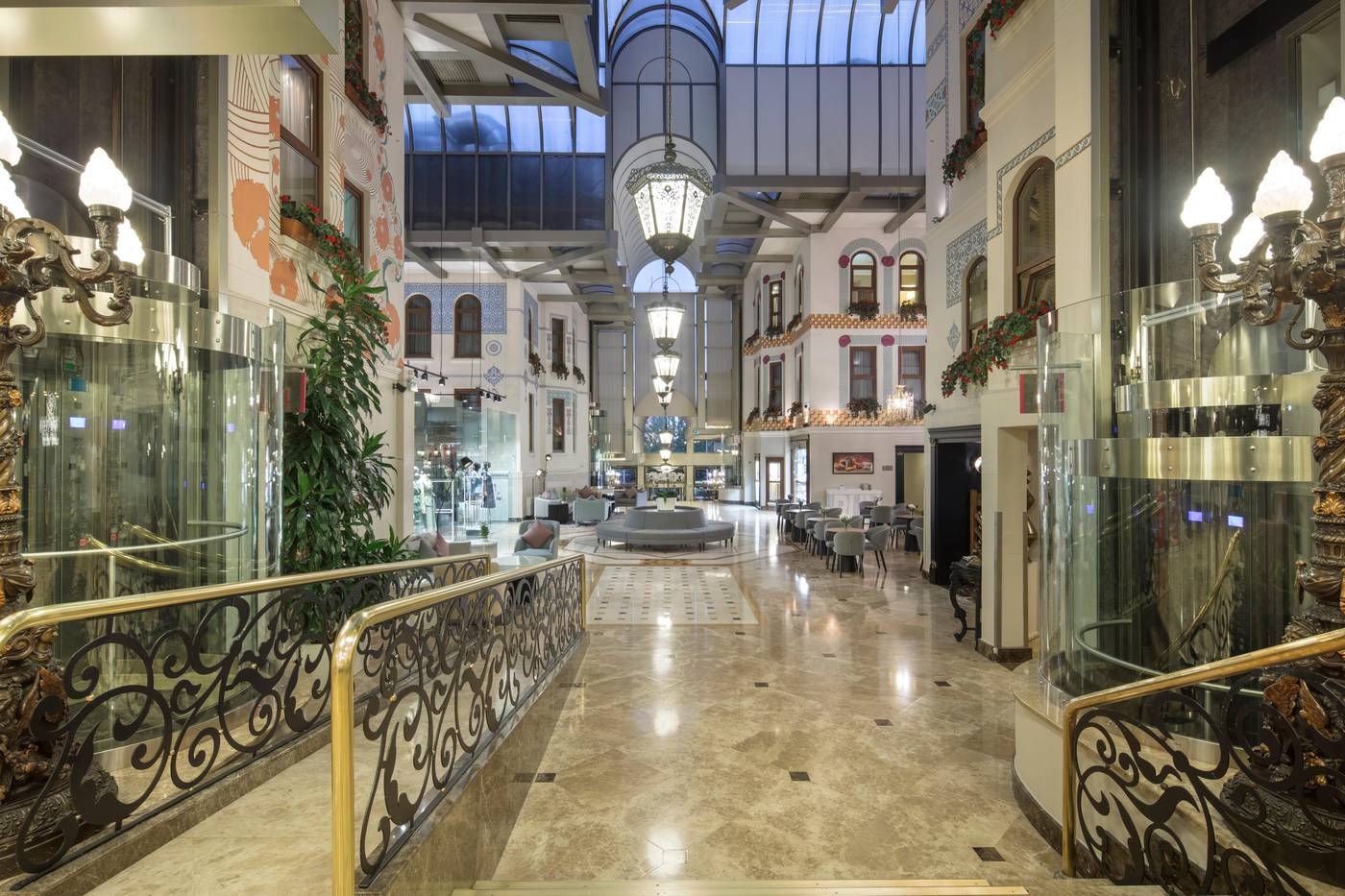Crowne-Plaza-Istanbul---Old-City-Lobby-3