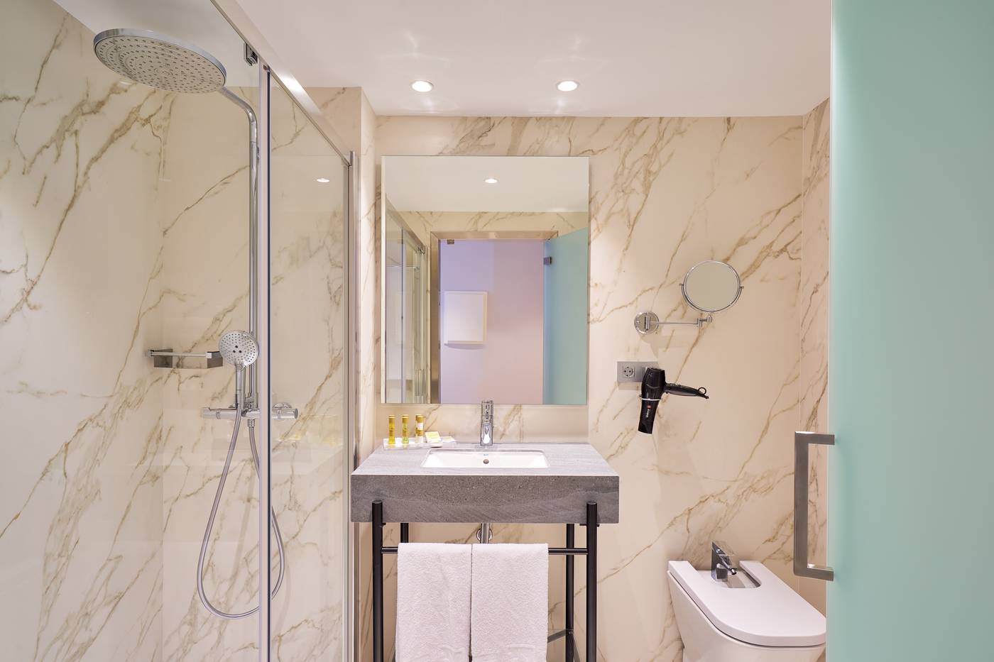 Eurostars-Astoria-Room-23