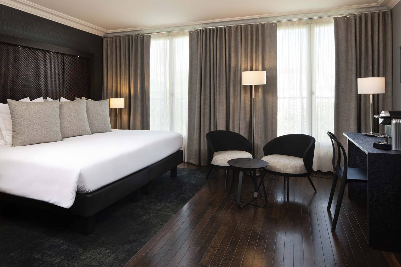 Hotel-Elysees-Regencia-Room-39