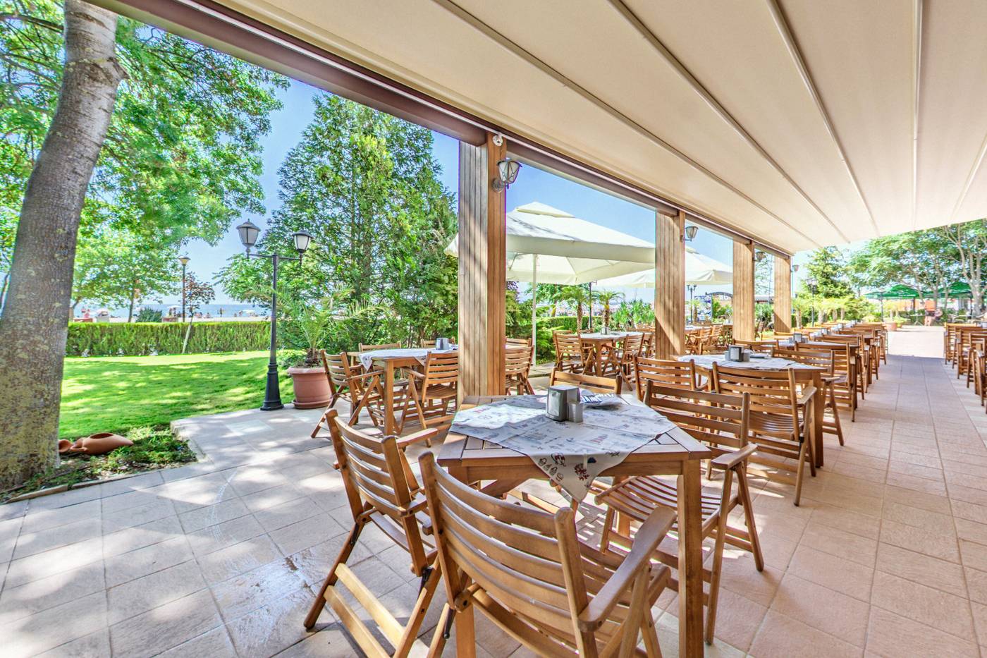 Bellevue-Restaurant-10