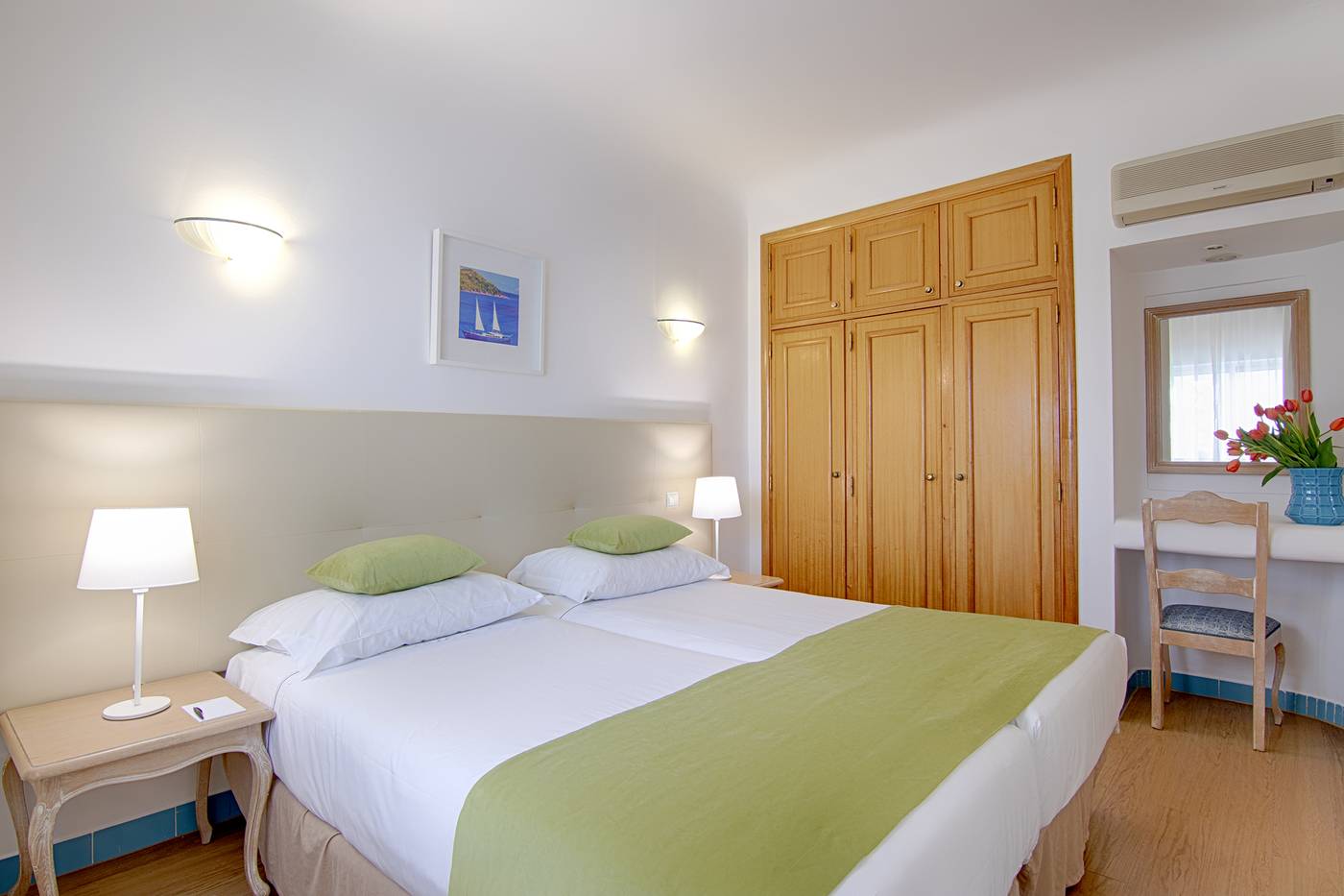 Luna-Miramar-Room-21