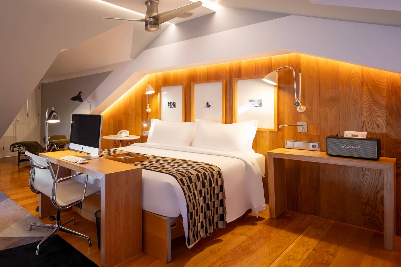 Browns-Downtown-Hotel-Room-16