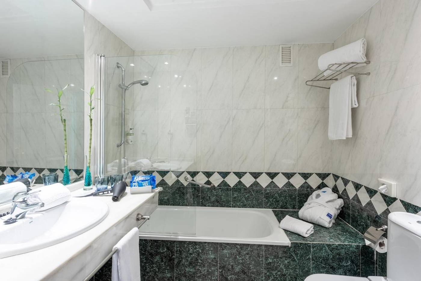 TRYP-Madrid-Chamartin-Hotel-Room-38