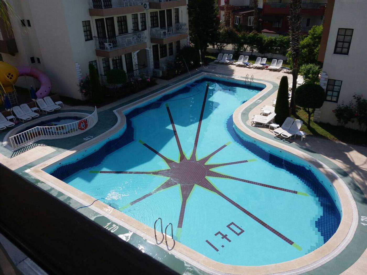 Side-Papaya-Apart-Hotel-Restaurant-9