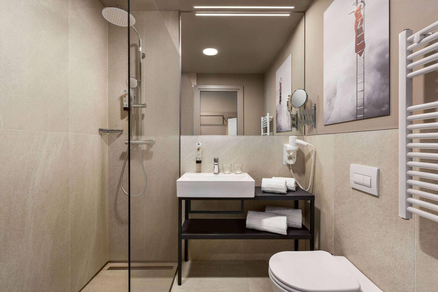 Amedia-Hotel-Mailand-a-Trademark-by-Wyndham-Room-38