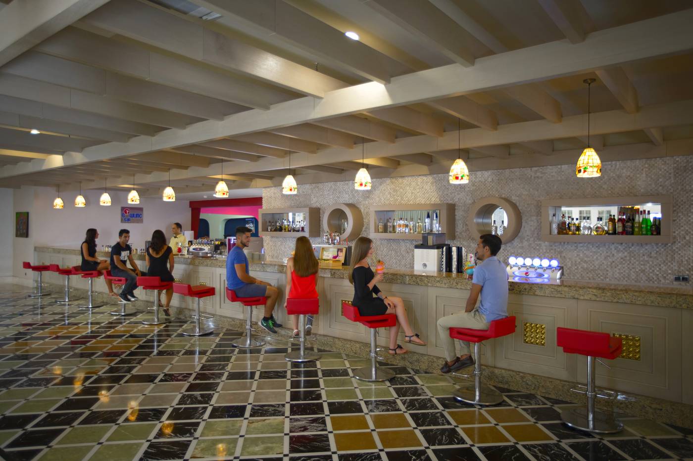 Royal-Alhambra-Palace-Bar-46