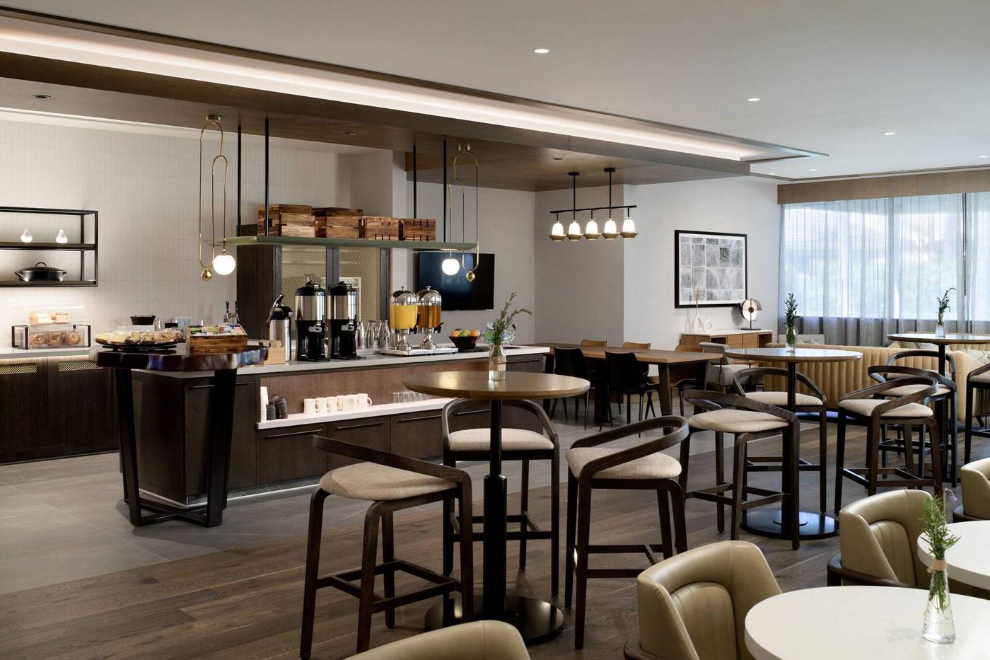 Sheraton-Park-Hotel-at-the-Anaheim-Resort-Room-14