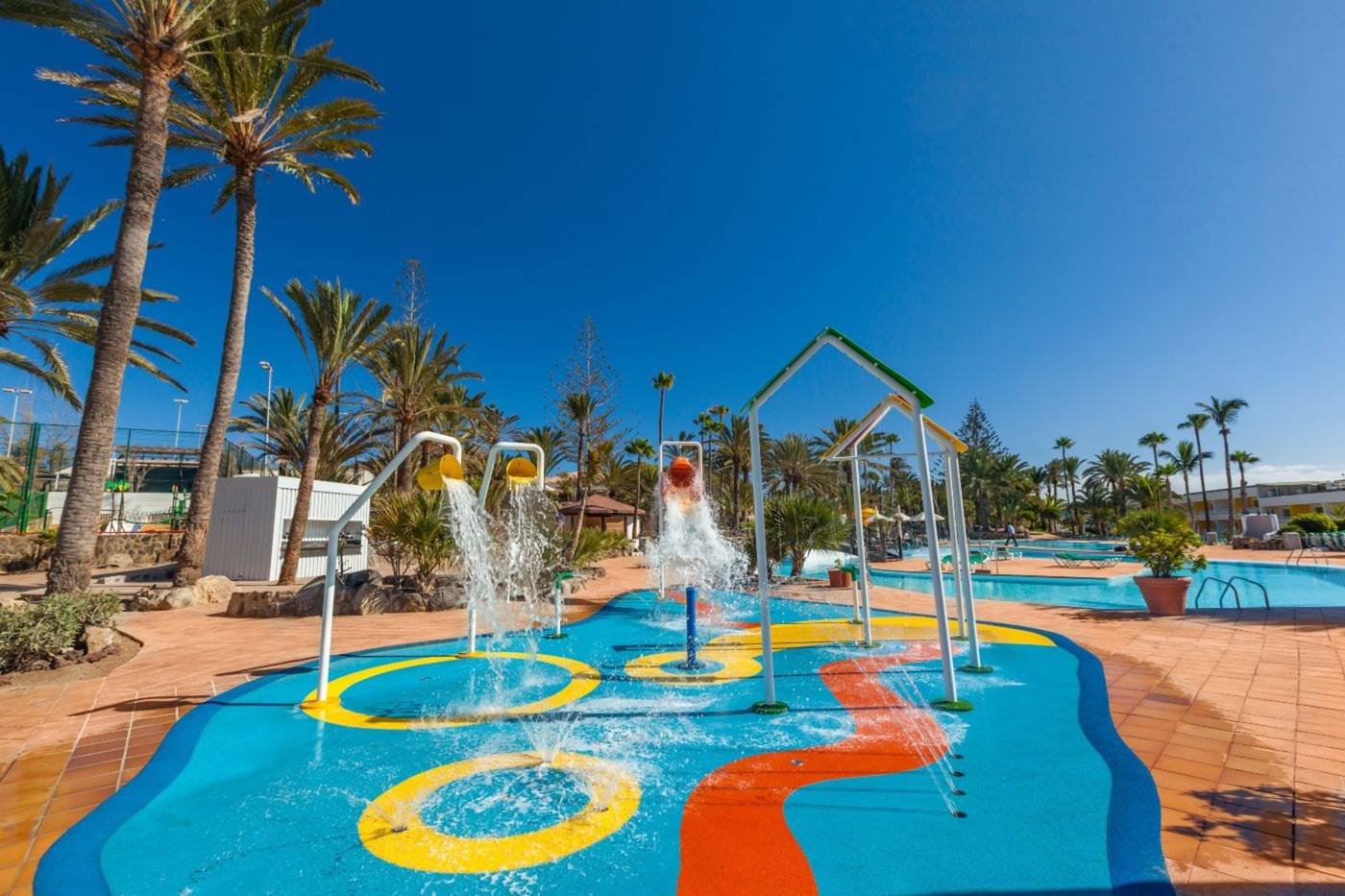 Abora-Interclub-Atlantic-by-Lopesan-Hotels-Pool-61