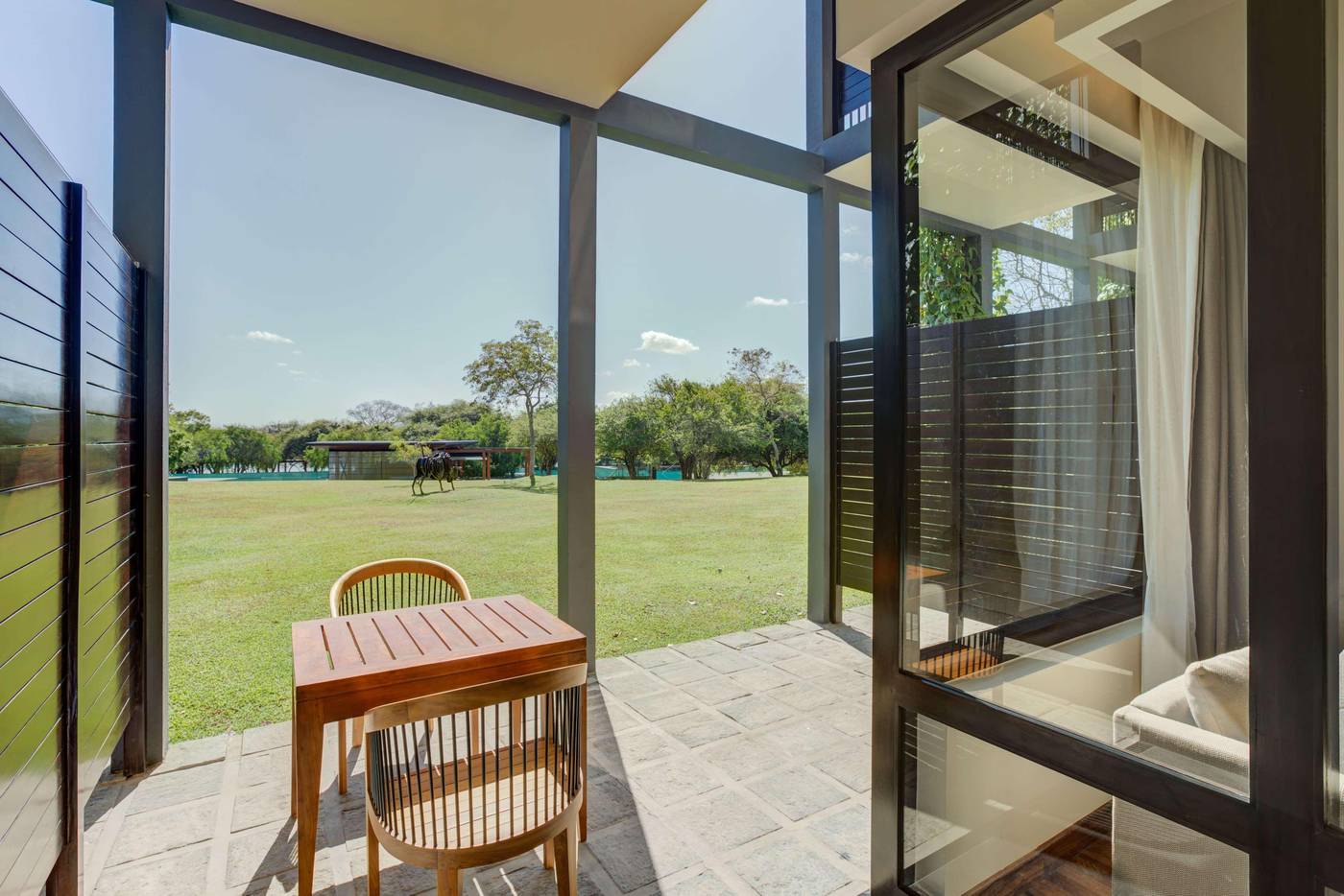 DoubleTree-by-Hilton-Weerawila-Rajawarna-Resort-Room-12