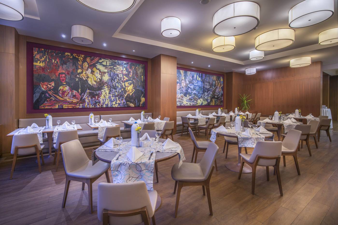 Concorde-De-Luxe-Resort-Restaurant-66