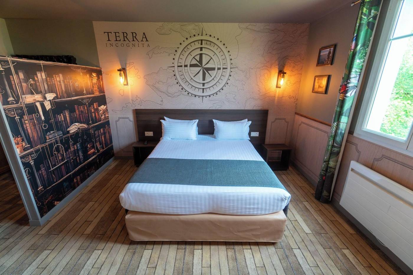 Explorers-Hotel-Room-27