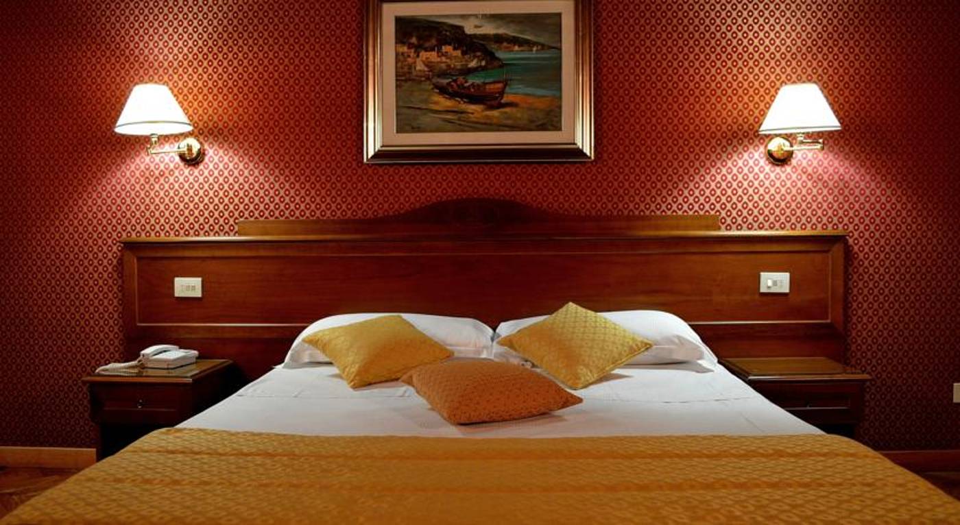 Hotel-Montecarlo-Room-12