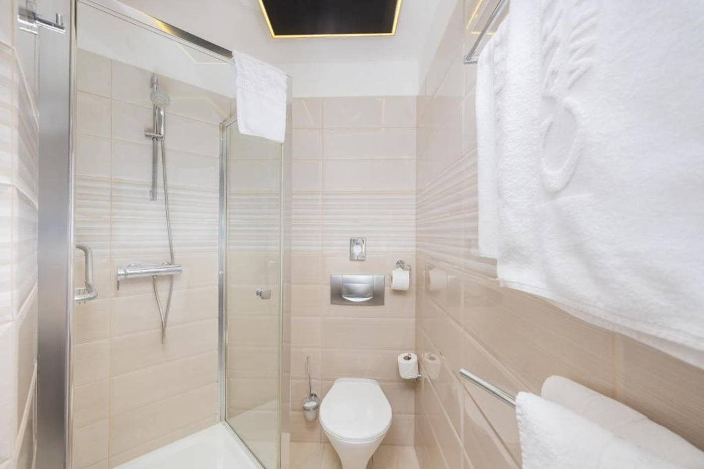 Carlton-Hotel-Buda-Castle-Room-39