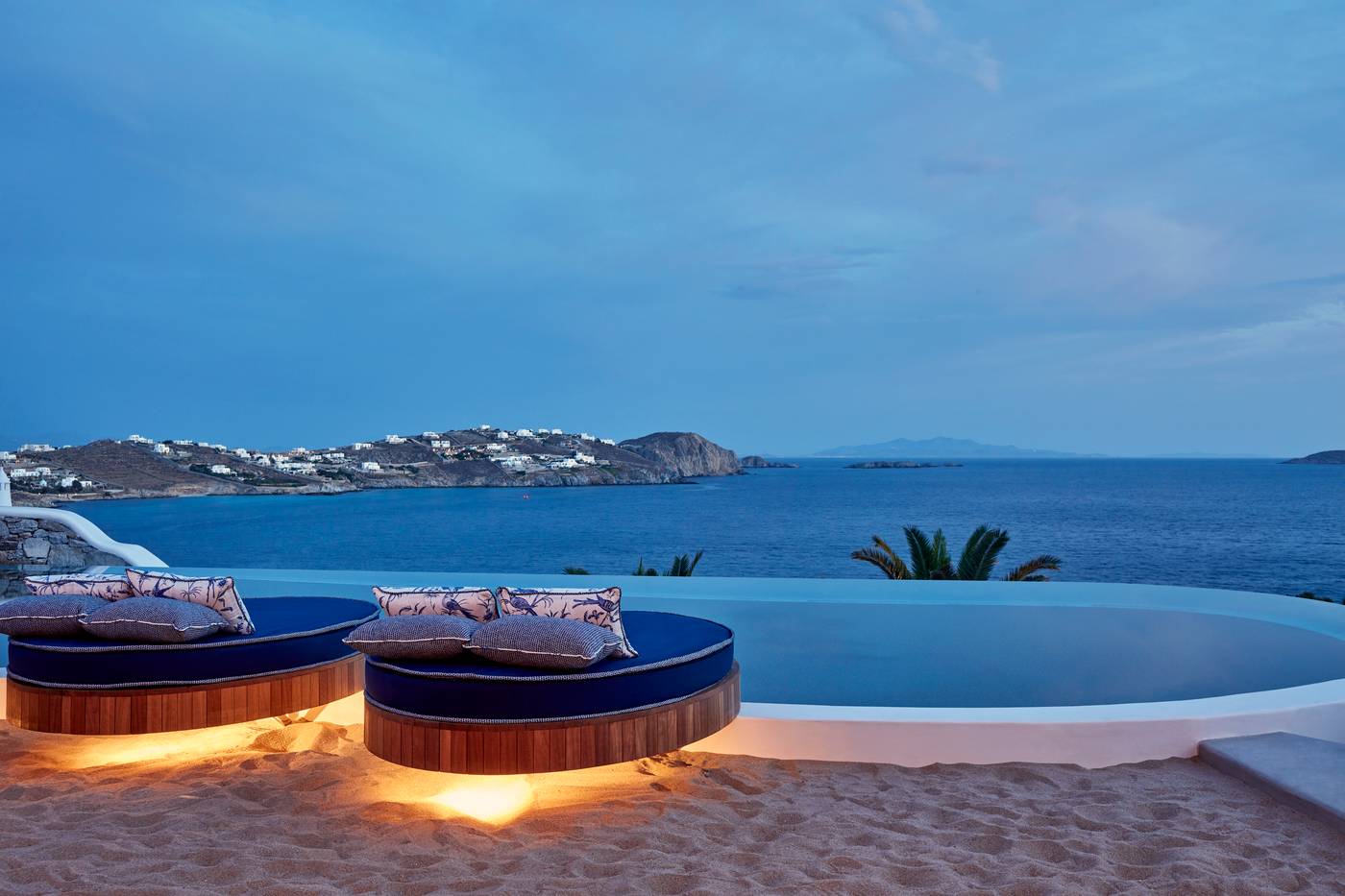Katikies-Mykonos---The-Leading-Hotels-Of-The-World-Pool-53
