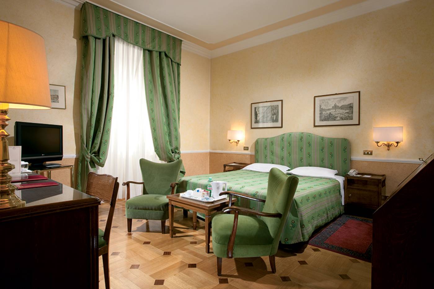 Bettoja-Hotel-Massimo-d-Azeglio-Room-22