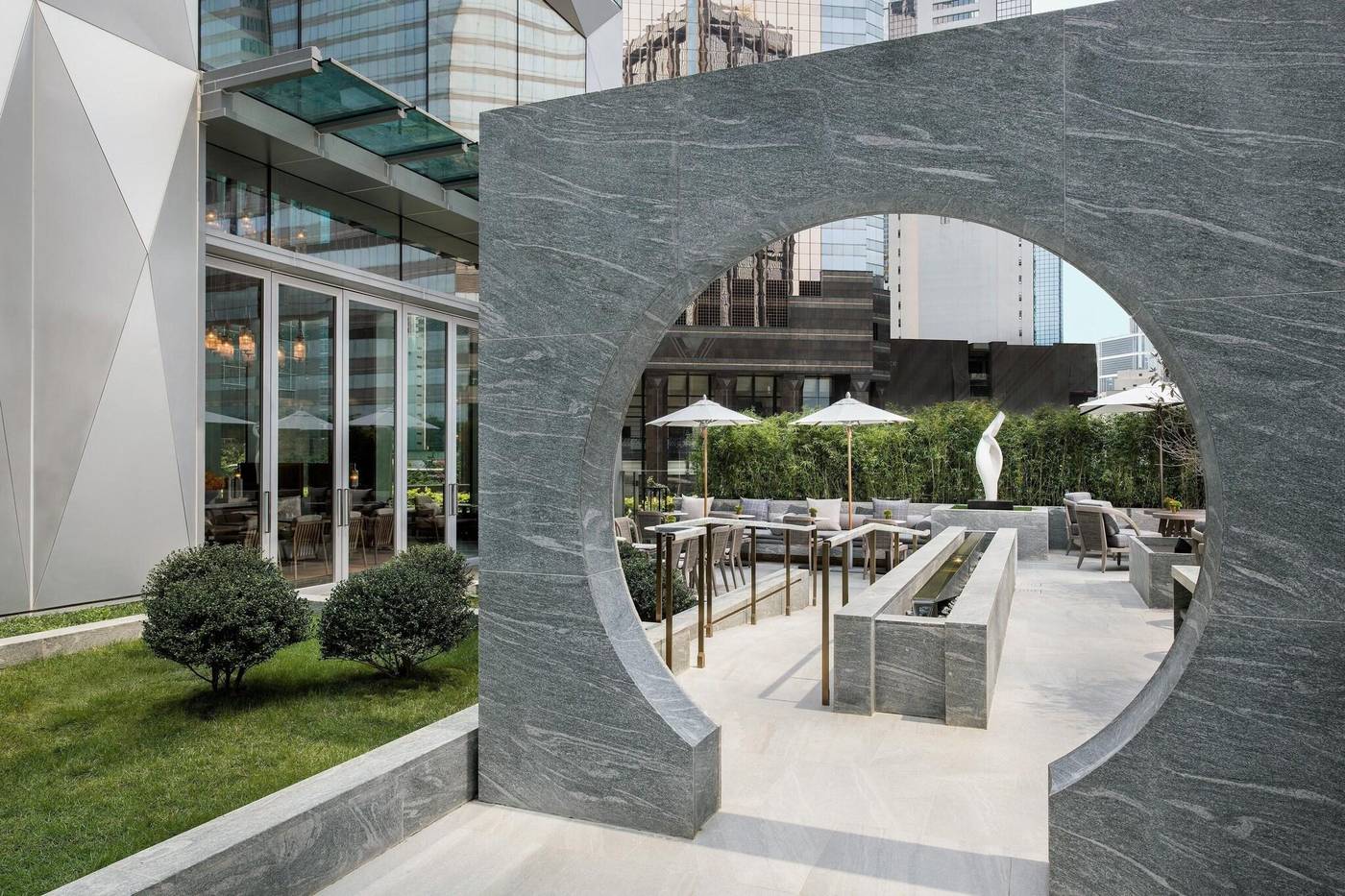 The-St-Regis-Hong-Kong-Terrace-5