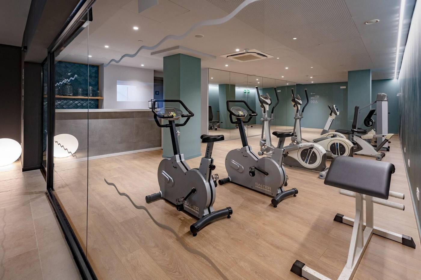 Hotel-Caprici-Sports-and-Entertainment-54