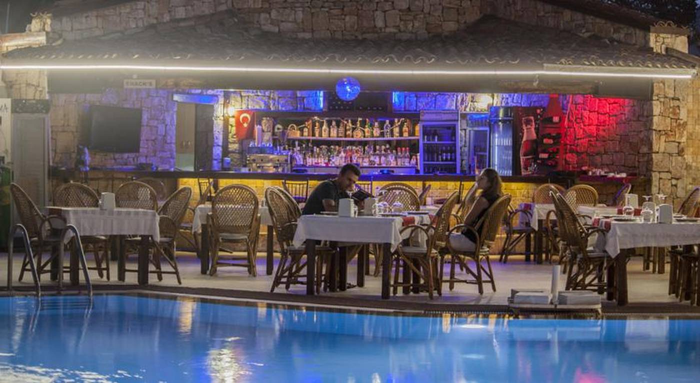 Moonshine-Hotel---Suites-Bar-13