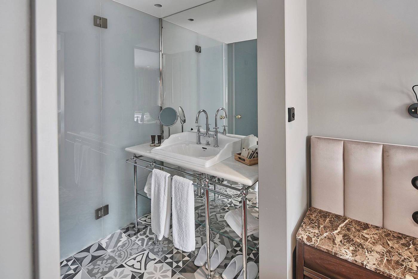 O-Artista-Suites-By-Europe-Room-20