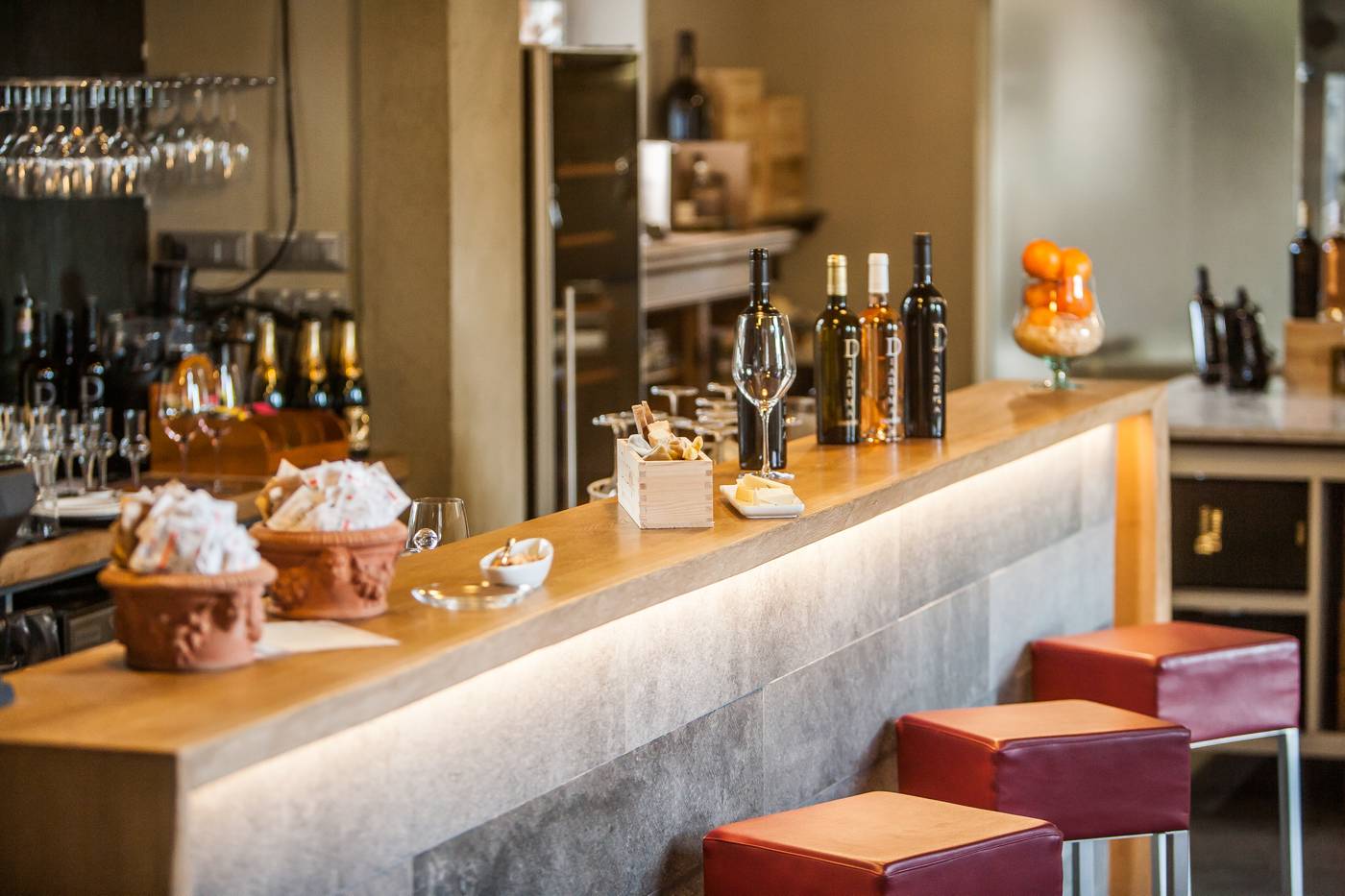 Relais-Villa-Olmo-Food-and-Wine-Resort-Bar-46