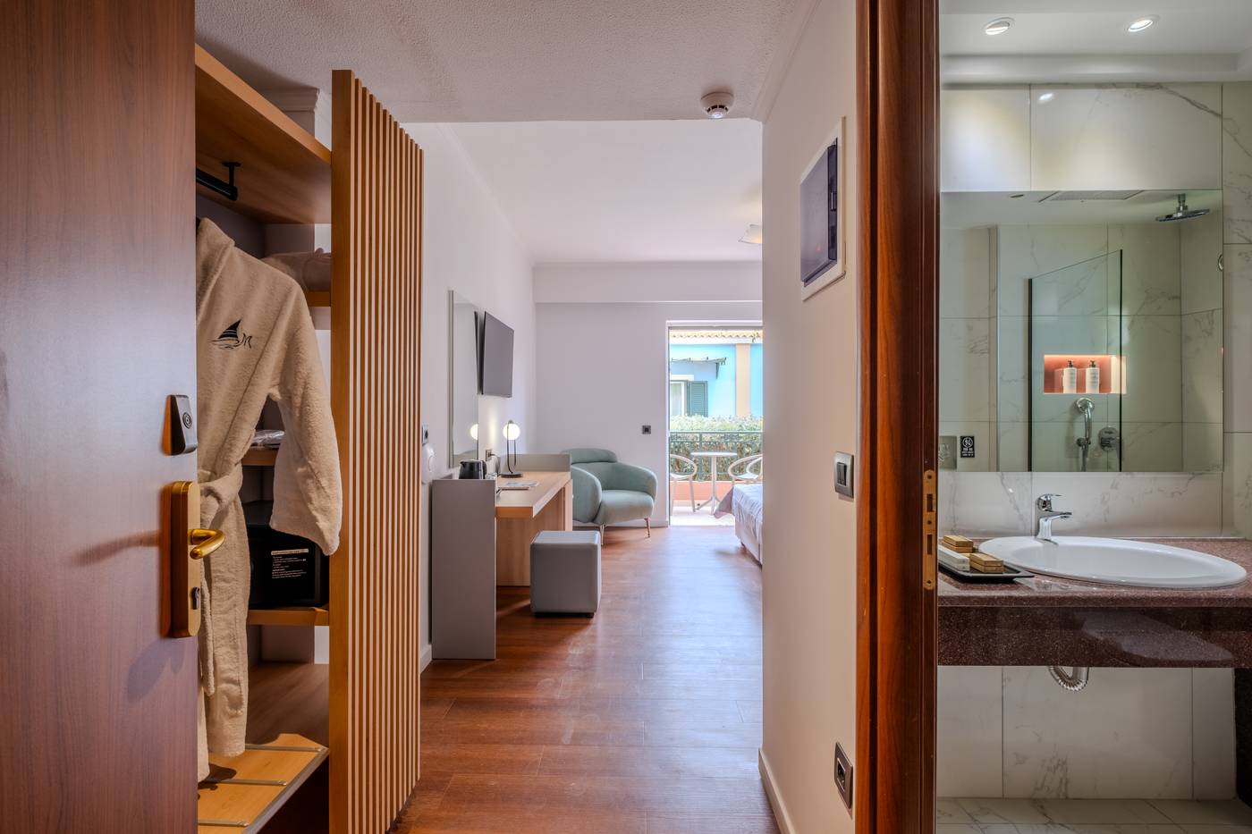 Hotel-Mediterranean-Beach-Room-35