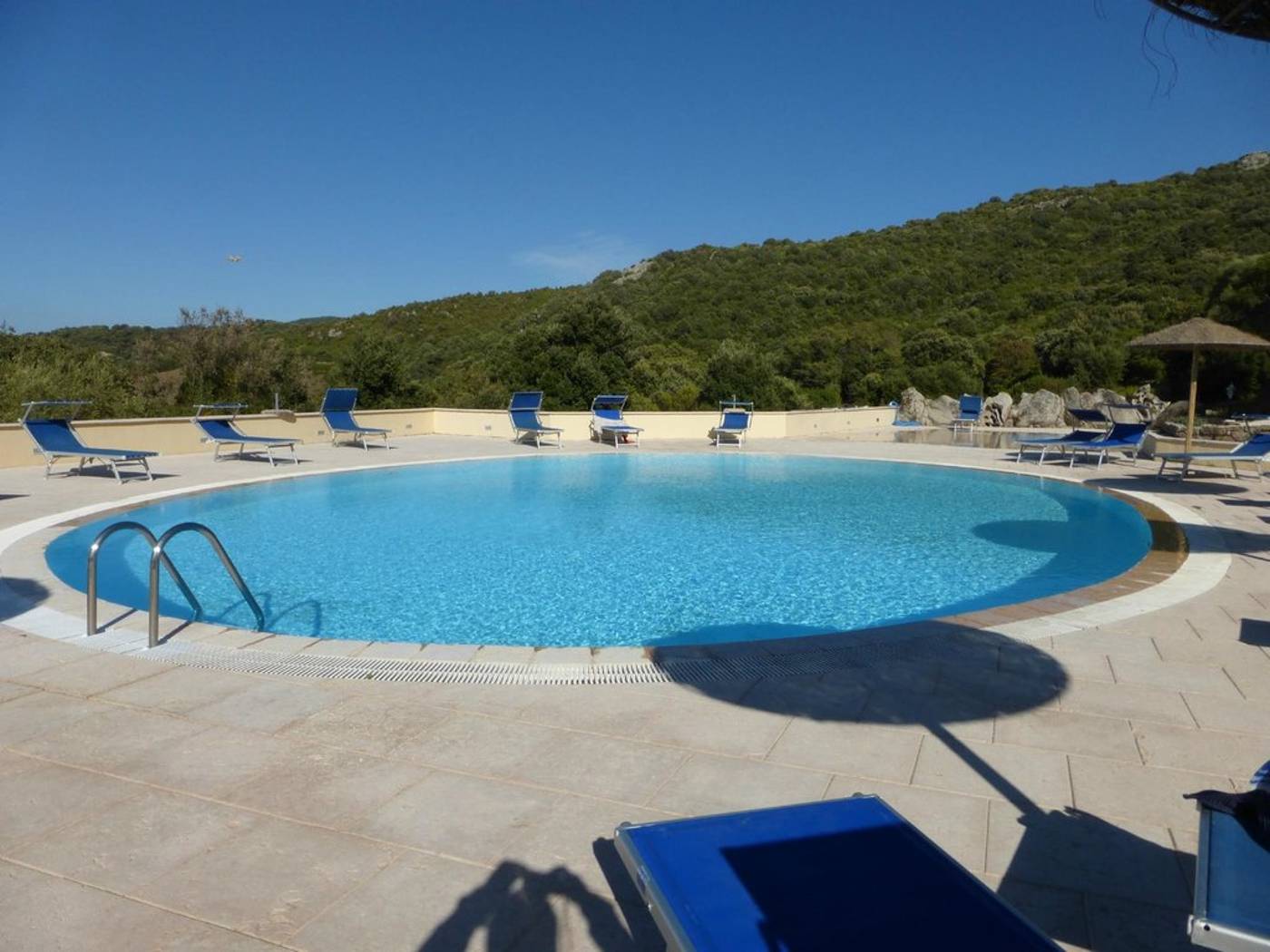 Hotel-Relais-Valkarana-Pool-3