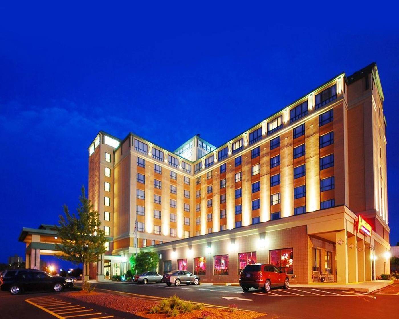 Comfort-Inn---Suites-Logan-Airport-General-view-66