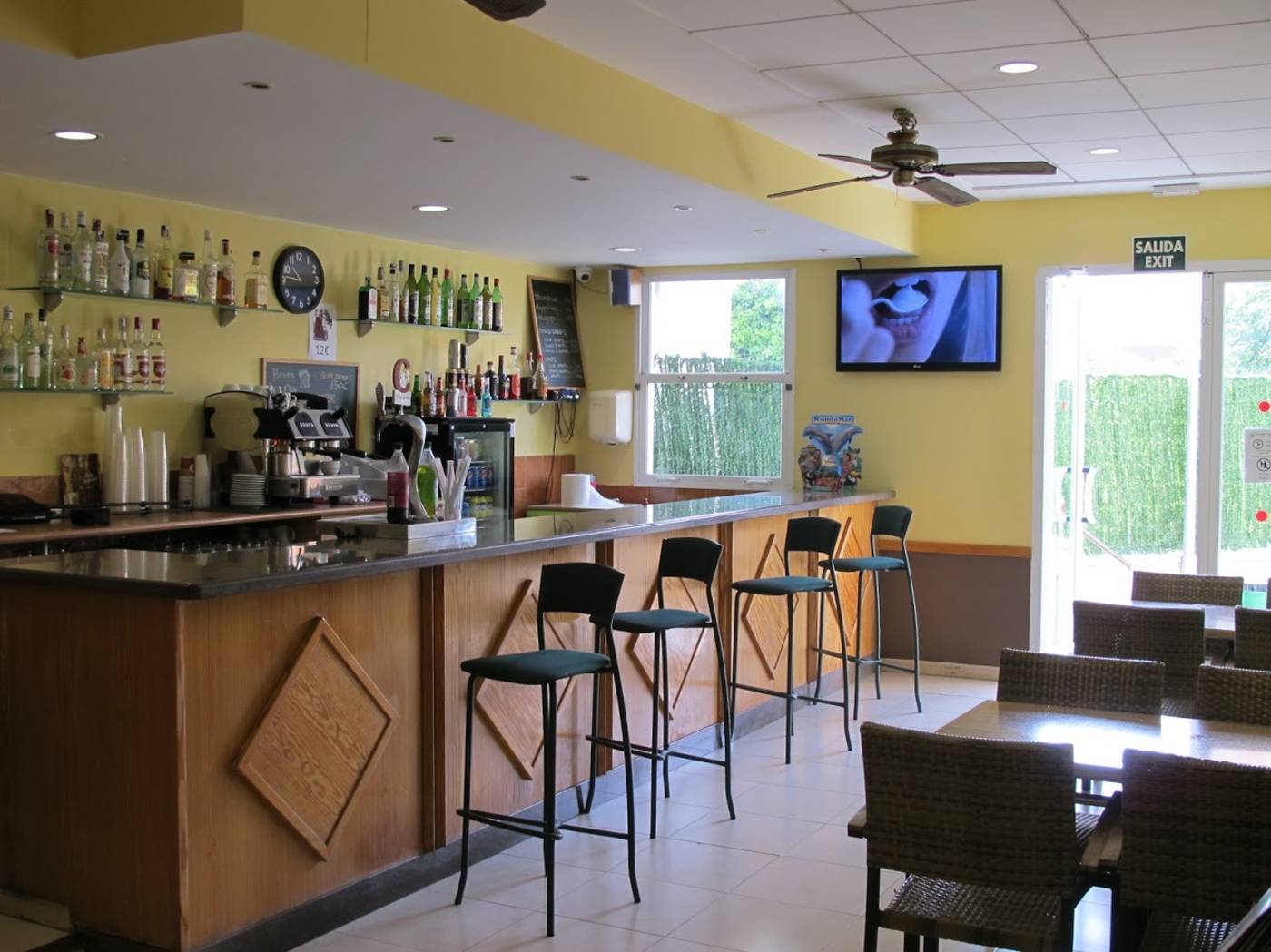 Playamar-Apartamentos-Bar-18