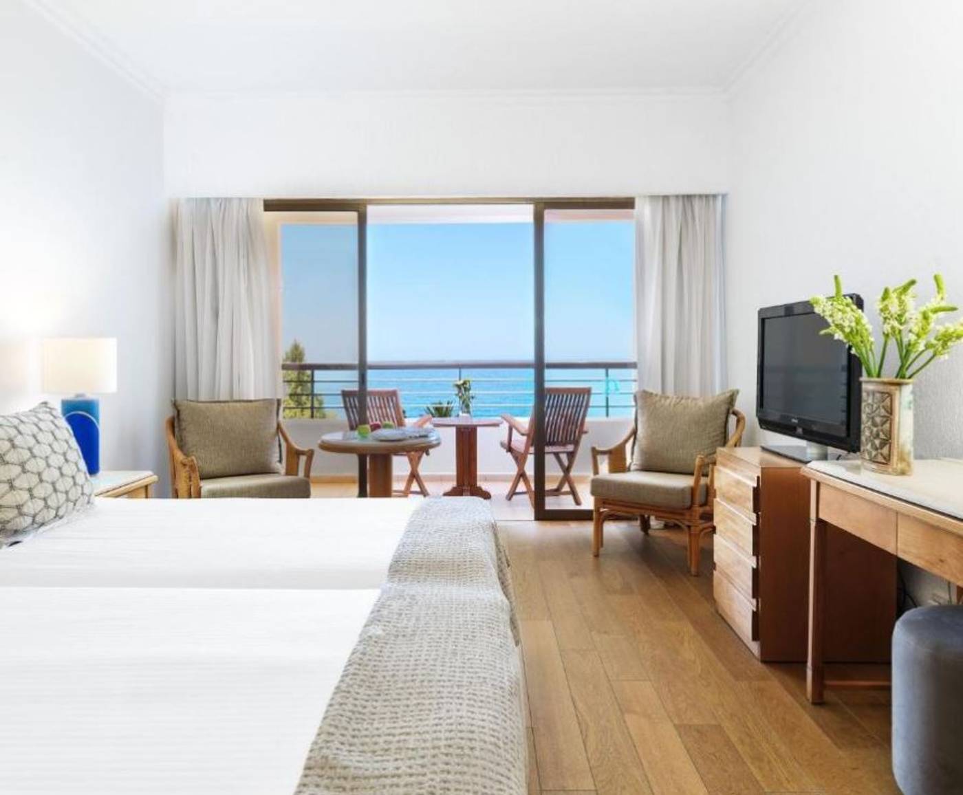 Coral-Beach-Hotel-and-Resort-Room-20