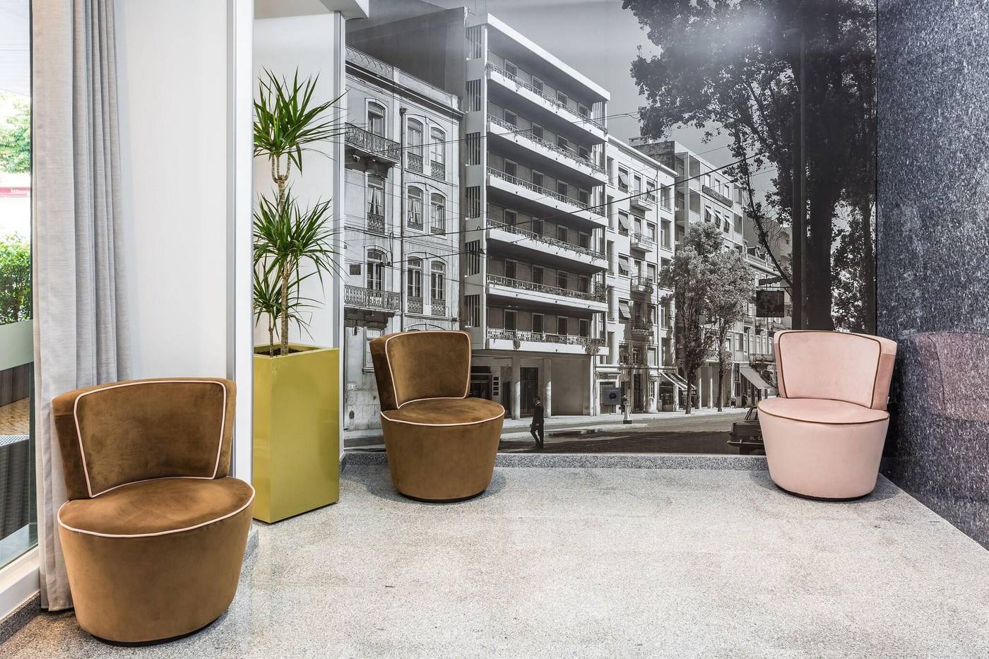 Empire-Lisbon-Hotel-Lobby-18