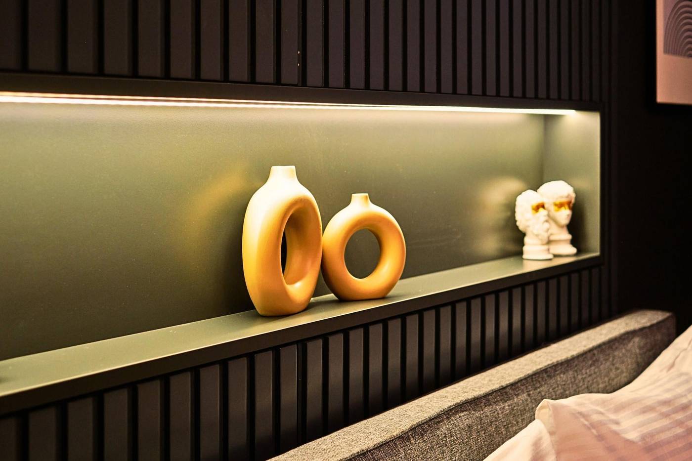 TAKS-INN-Suites-Lobby-60