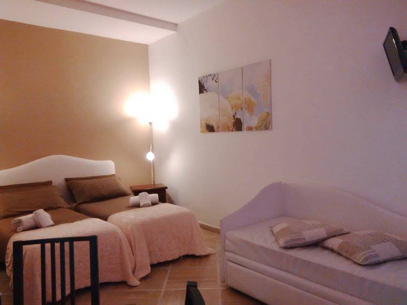 Sorrento-Town-Suites-Room-12