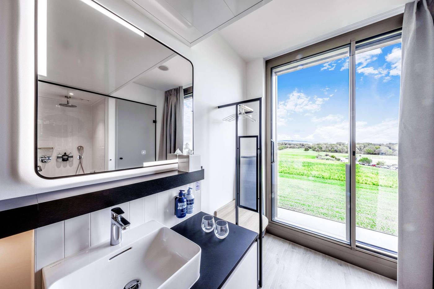 Yotel-Geneva-Lake-Room-31