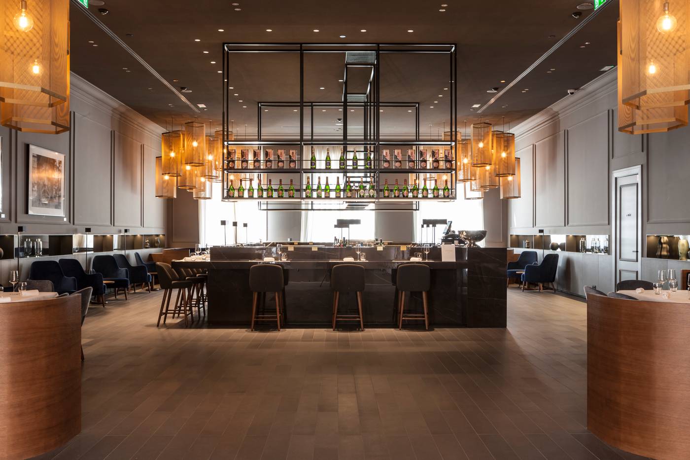 Kozmo-Hotel-Suites---Spa-Bar-13