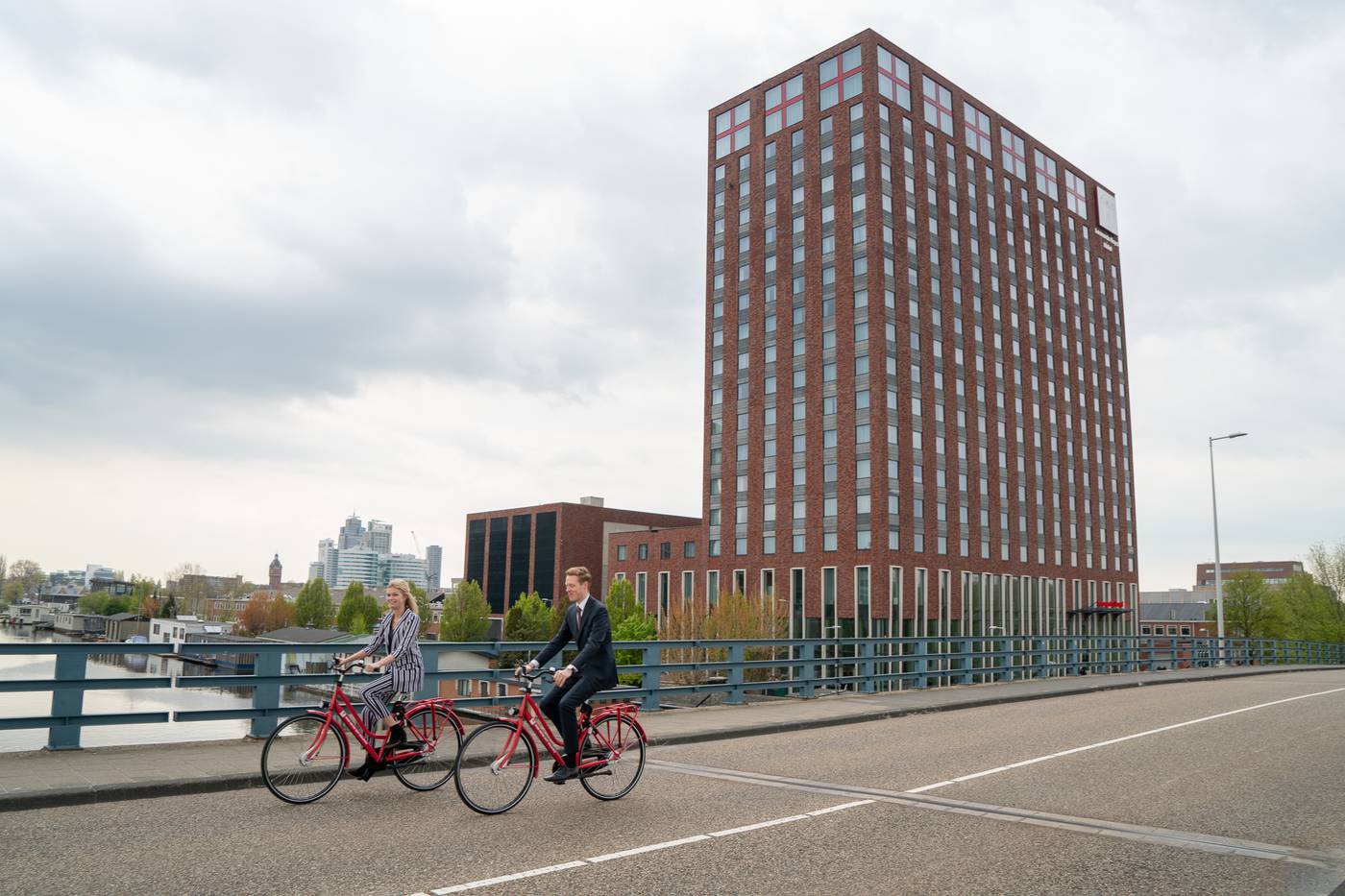 Leonardo-Royal-Hotel-Amsterdam-Sports-and-Entertainment-8