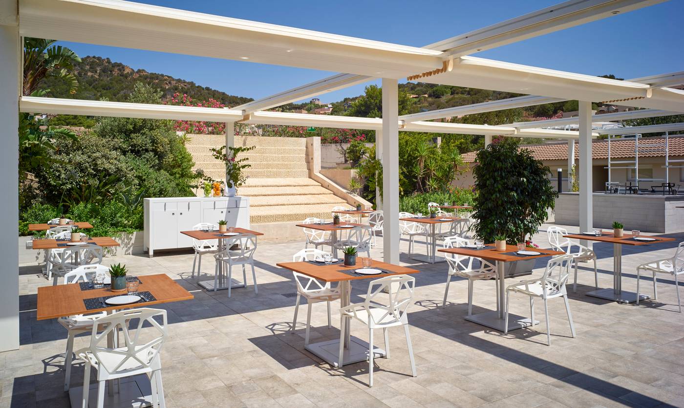 Chia-Laguna---Hotel-Village-Terrace-12