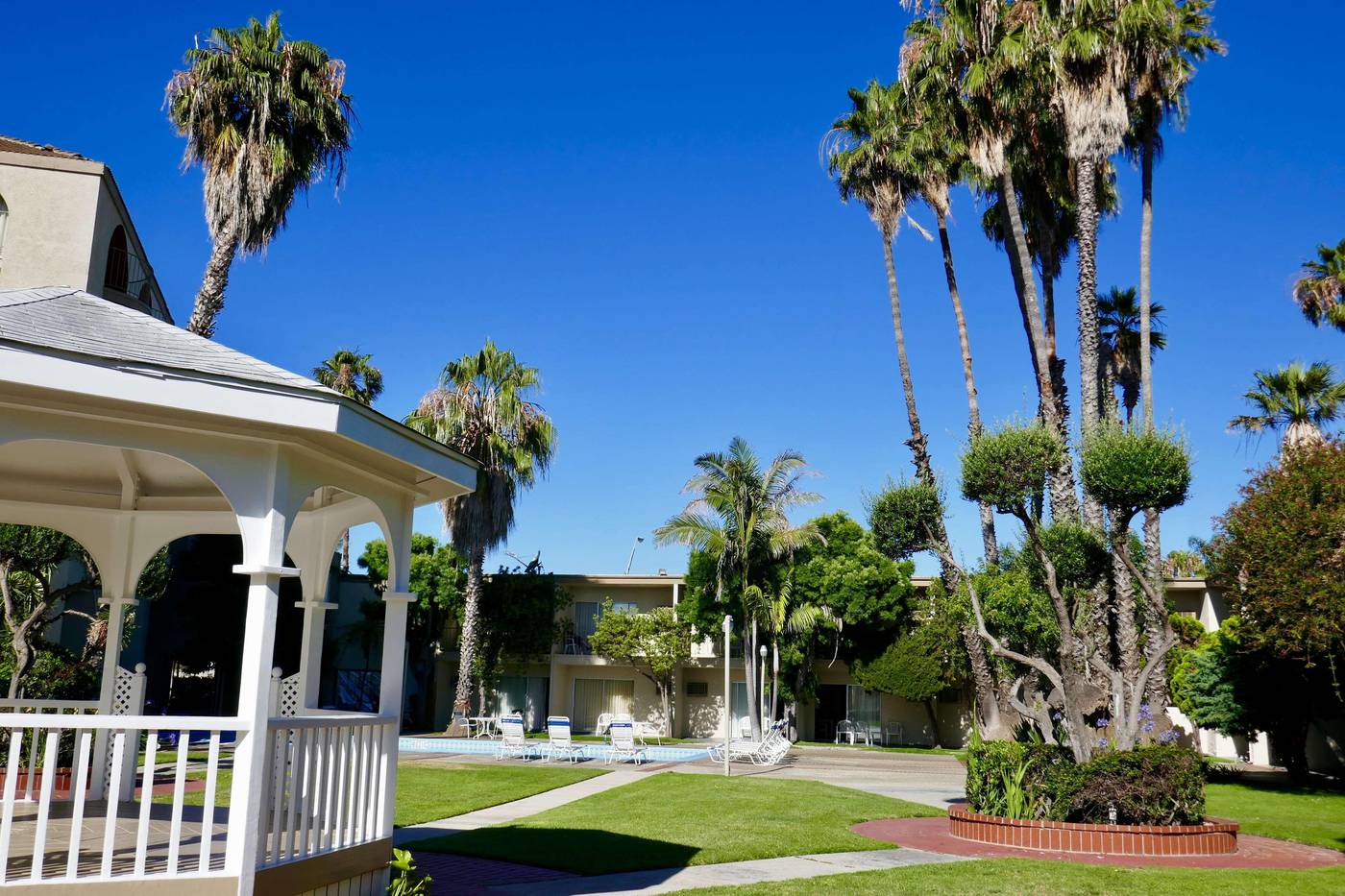 Golden-Sails-Hotel-Long-Beach-General-view-20