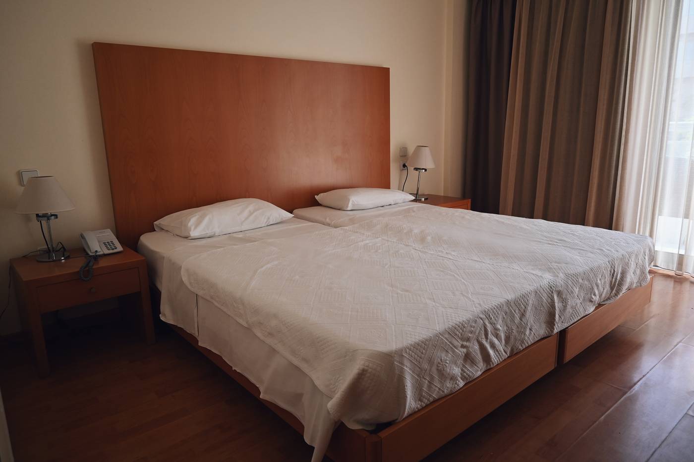Angela-Hotel-Downtown-Rooms-Room-10