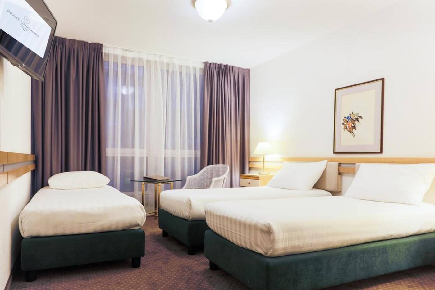 Drake-Longchamp-Room-23