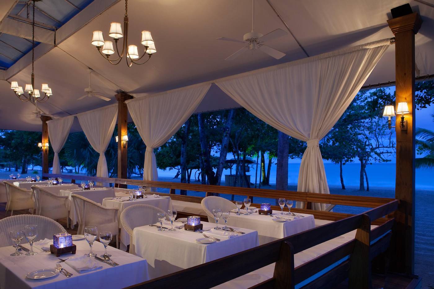 Couples-Negril-All-Inclusive-Restaurant-7