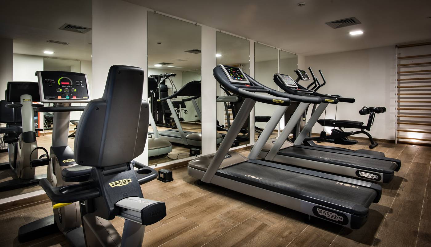 Grand-Hotel-Resort-Ma-Ma---Adults-Only-Sports-and-Entertainment-100