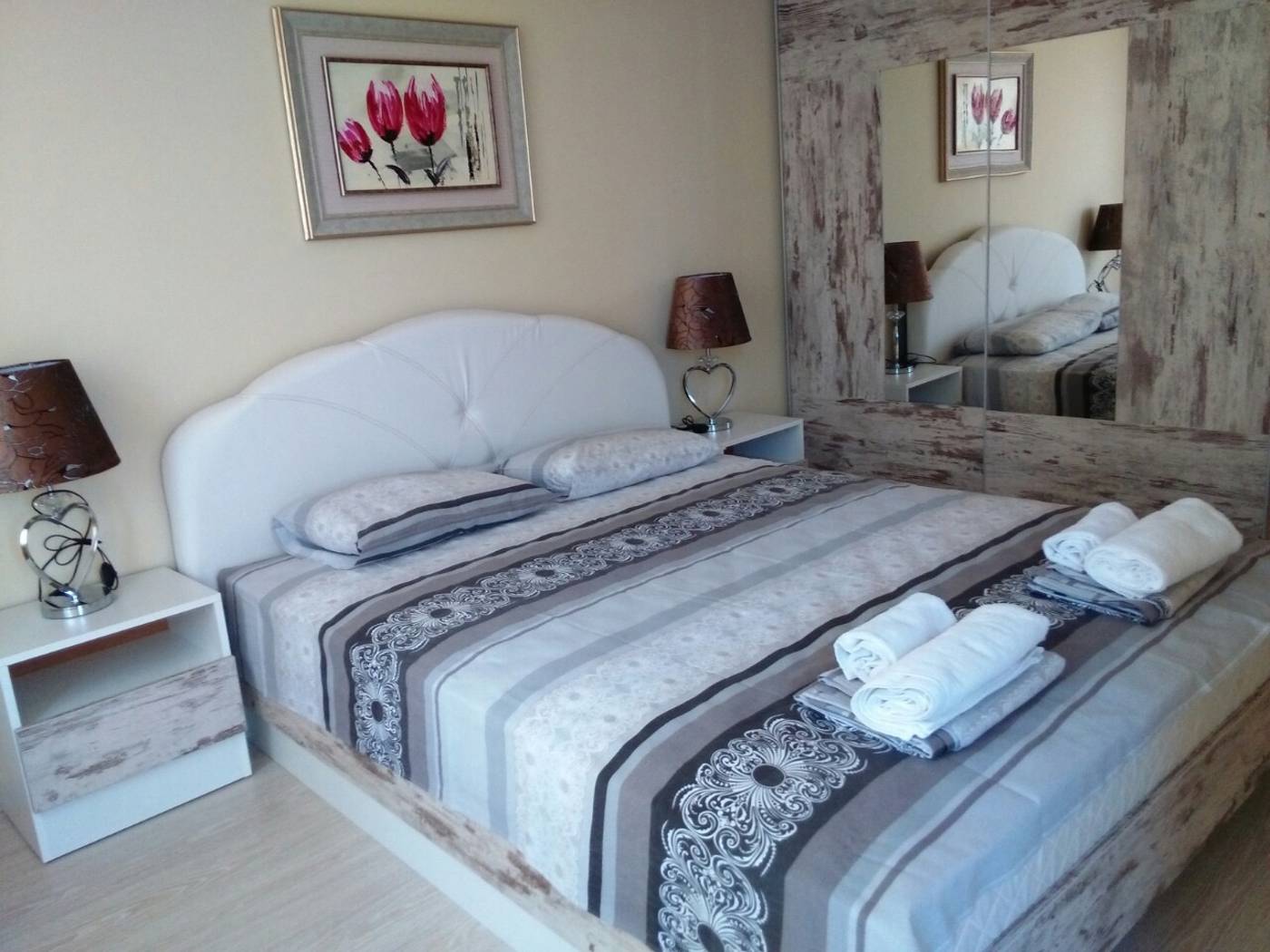 Persey-Admiral-Plaza-Apartments-Room-14