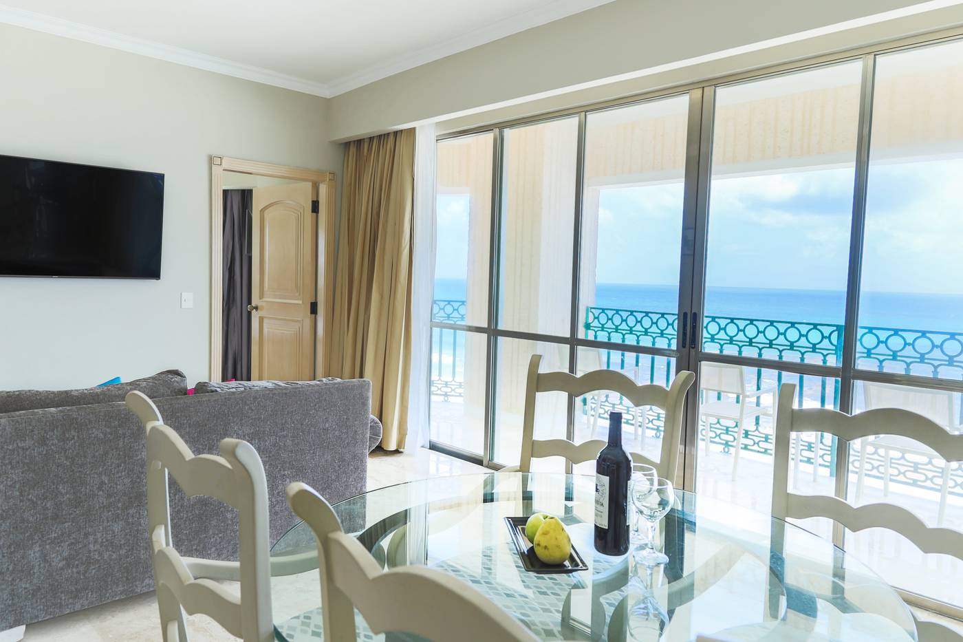 Sandos-Cancun-Lifestyle-Resort---Adults-Recommended-Room-28
