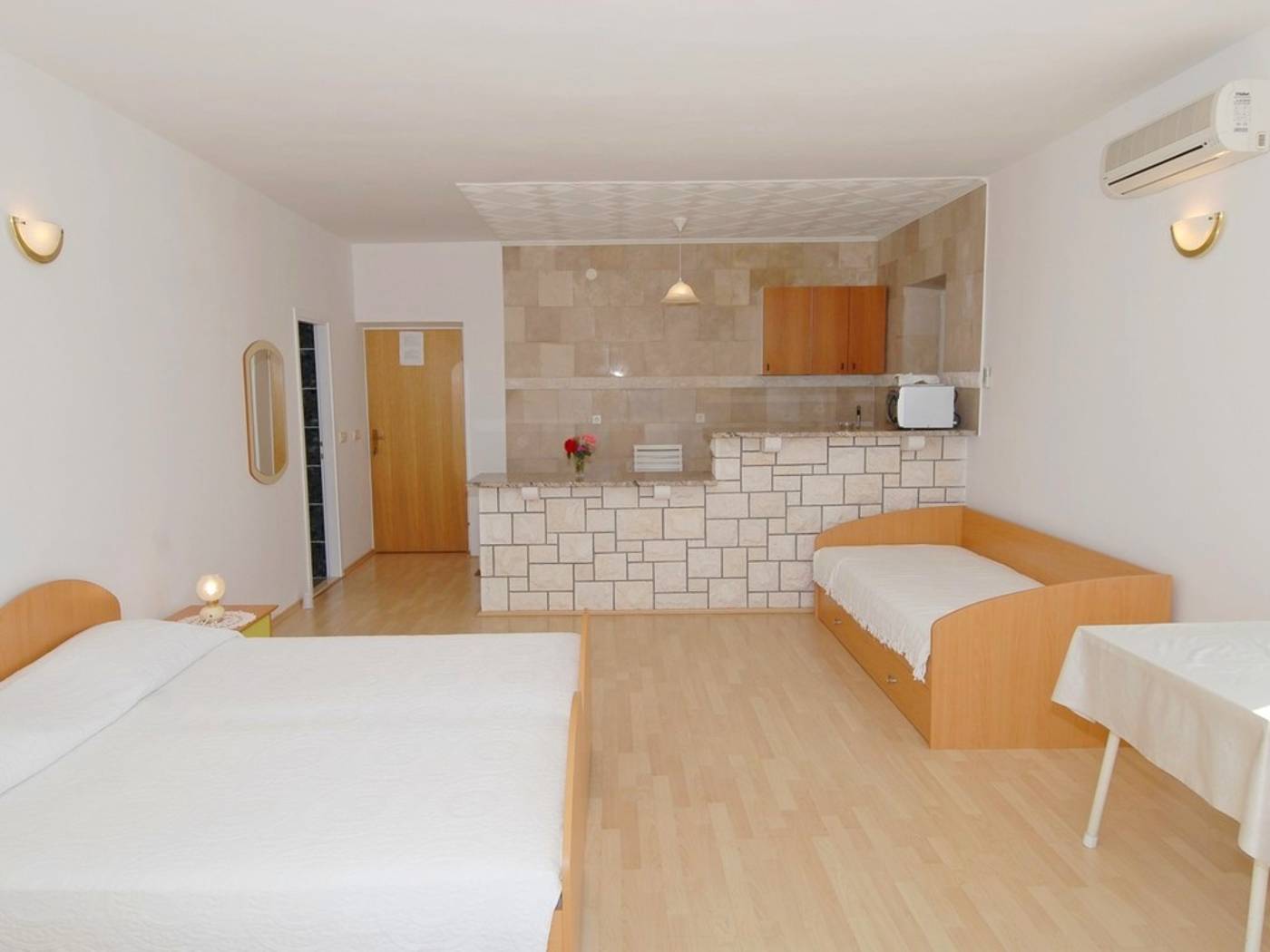 Marnic-Apartments-Room-13