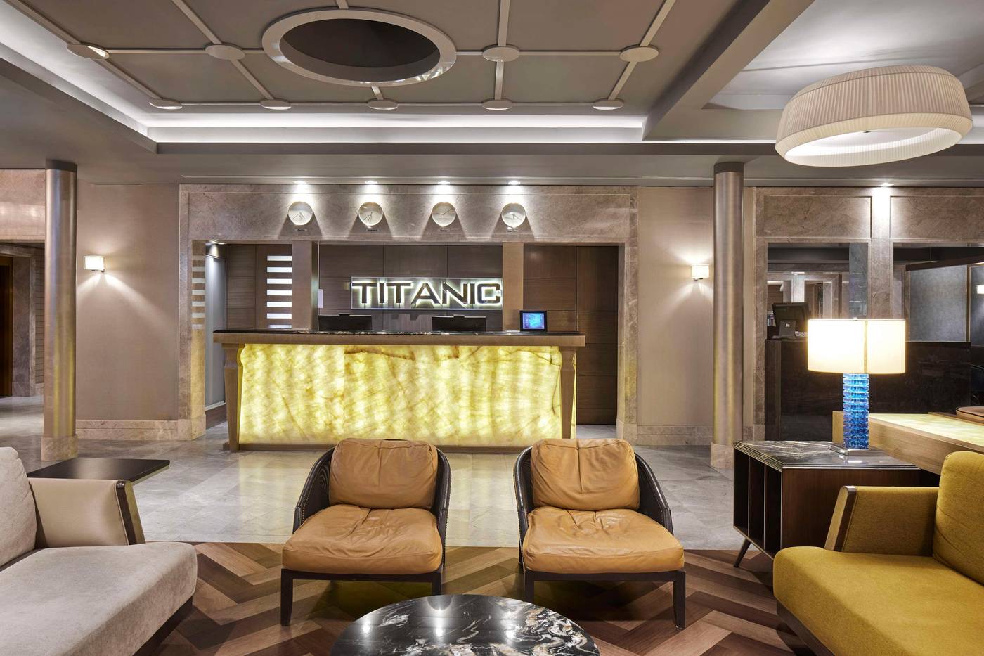 Titanic-Comfort-Mitte-Lobby-1