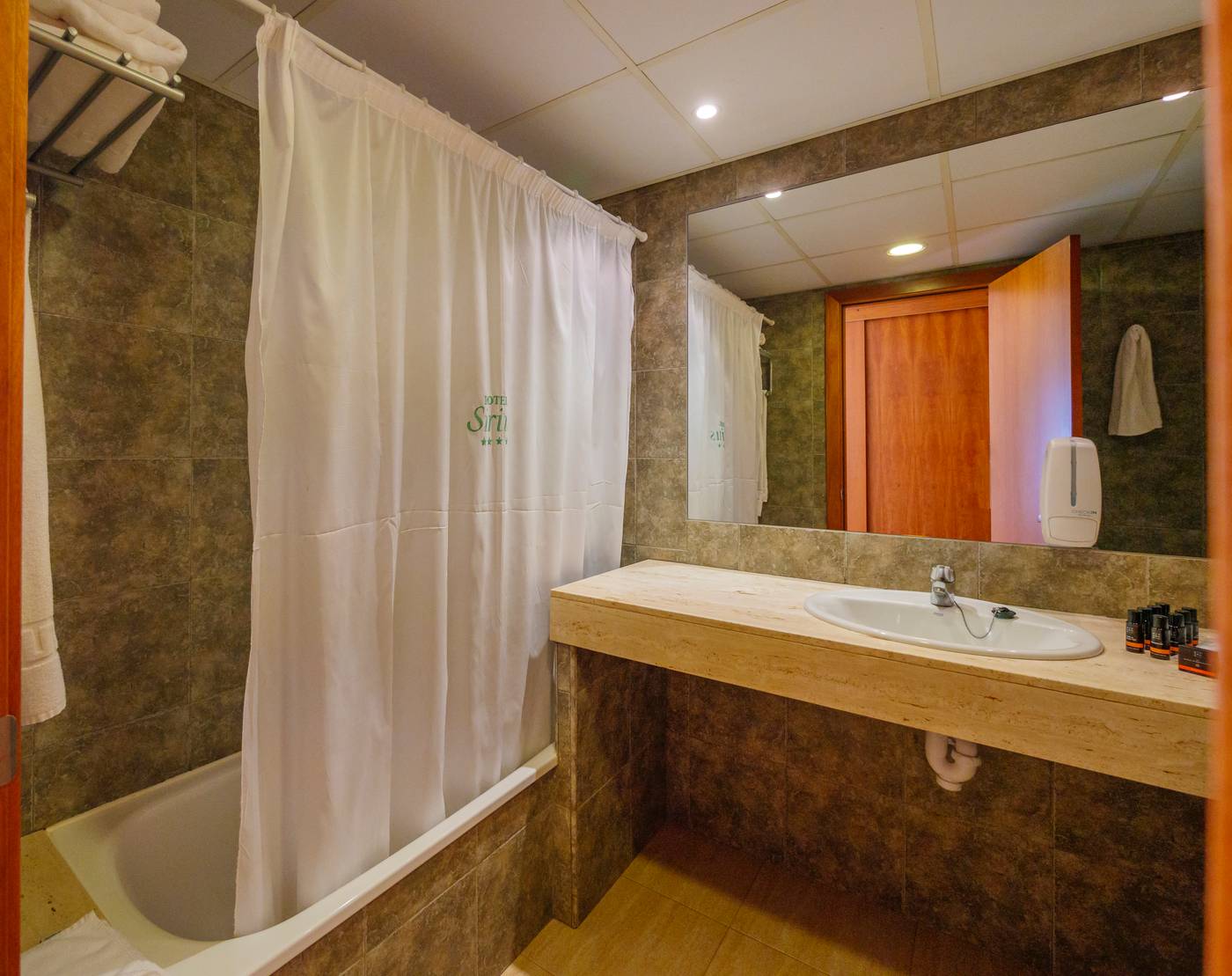 Dwo-Sirius---Adults-Only--16---Room-32