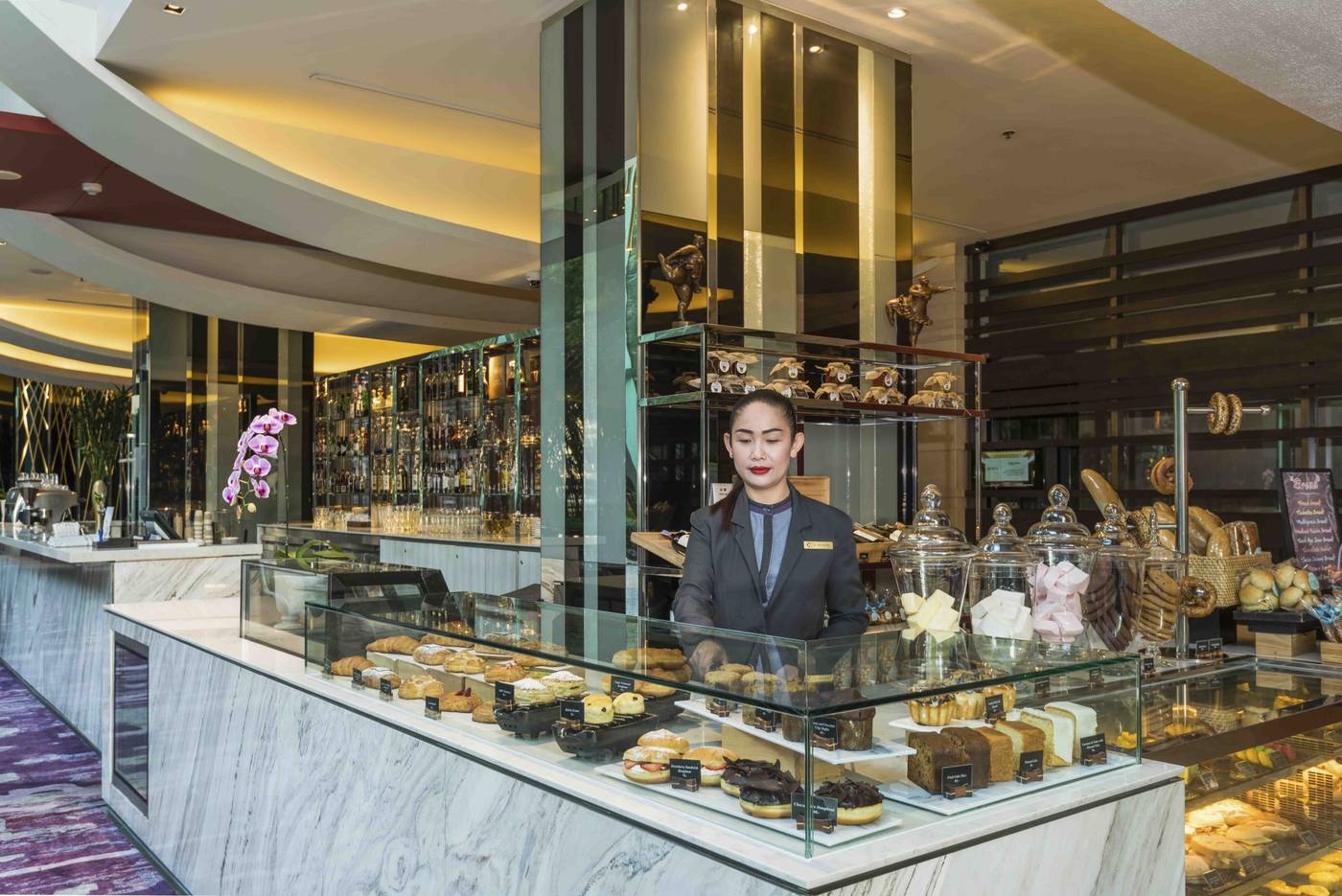 Chatrium-Hotel-Riverside-Bangkok-Lobby-76