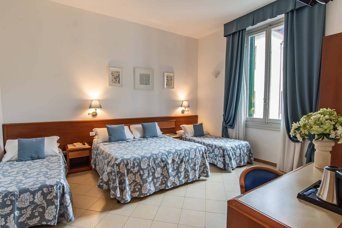 Hotel-Bonifacio-Room-14