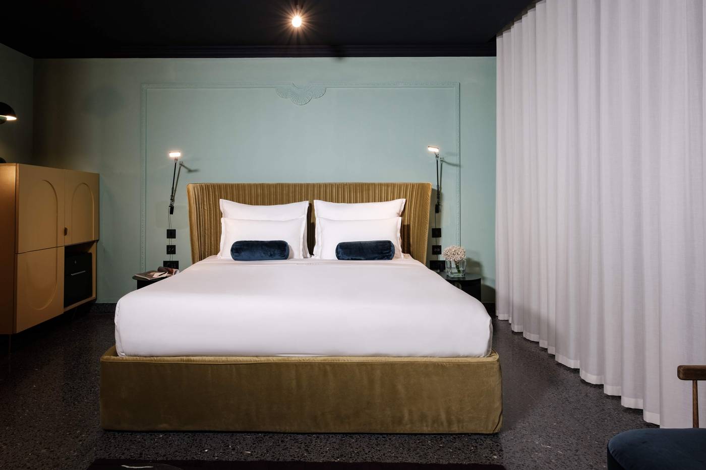 Rosselli-Ax-Privilege-Room-25