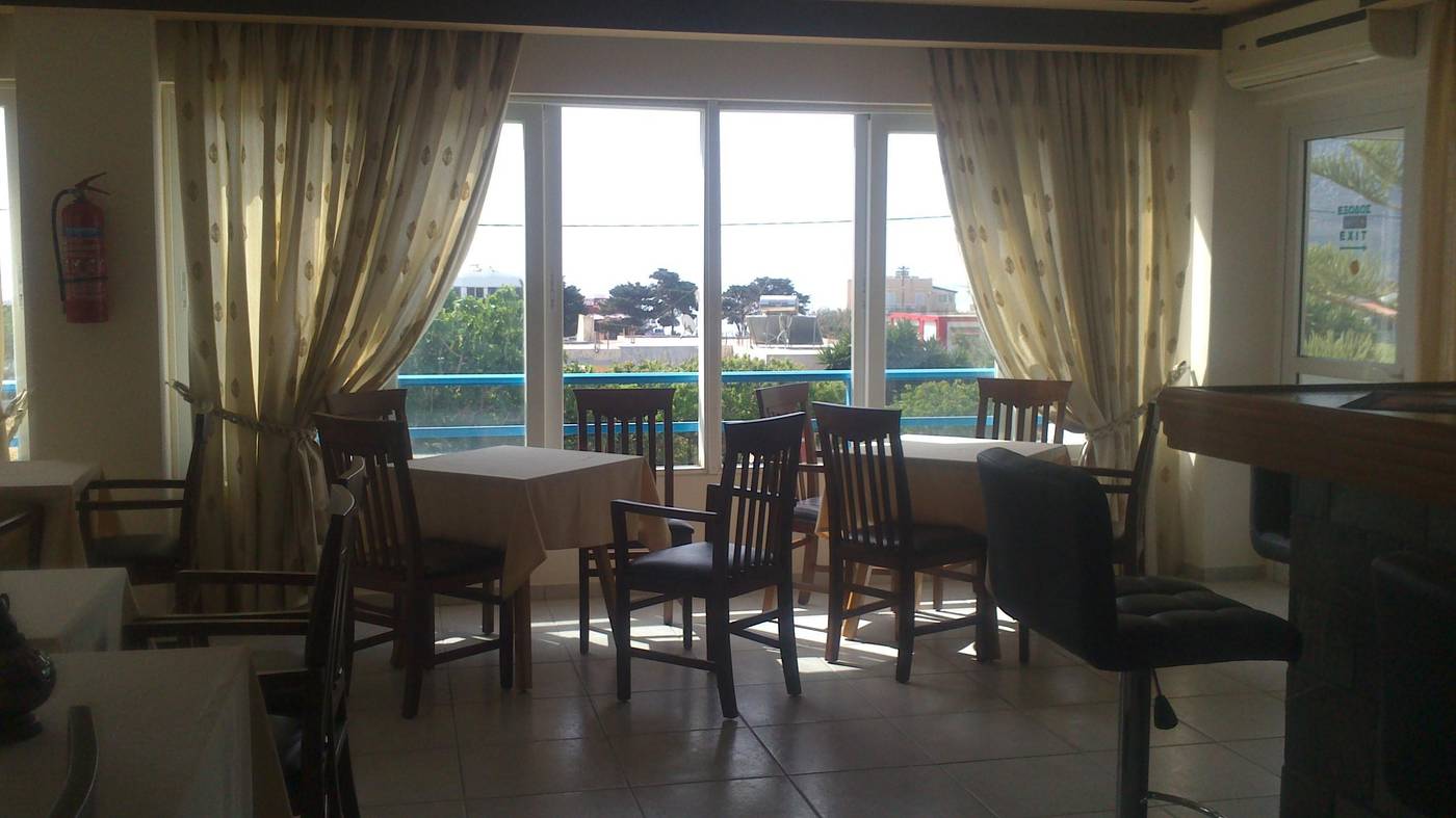 Athinoula-Bar-34